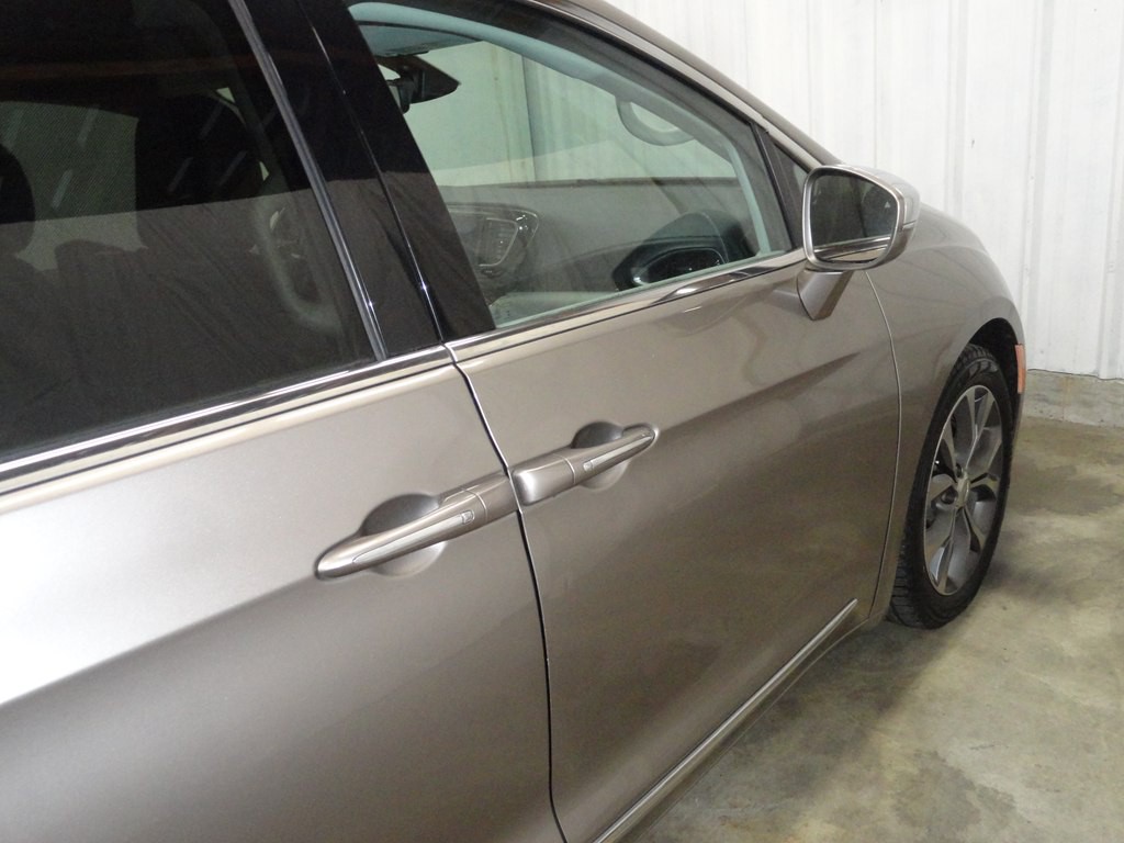 2017 Chrysler Pacifica Image 18