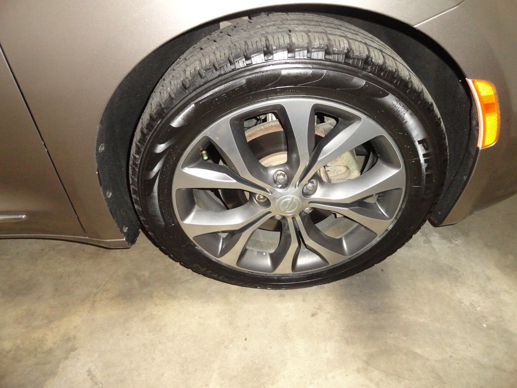 2017 Chrysler Pacifica Image 25