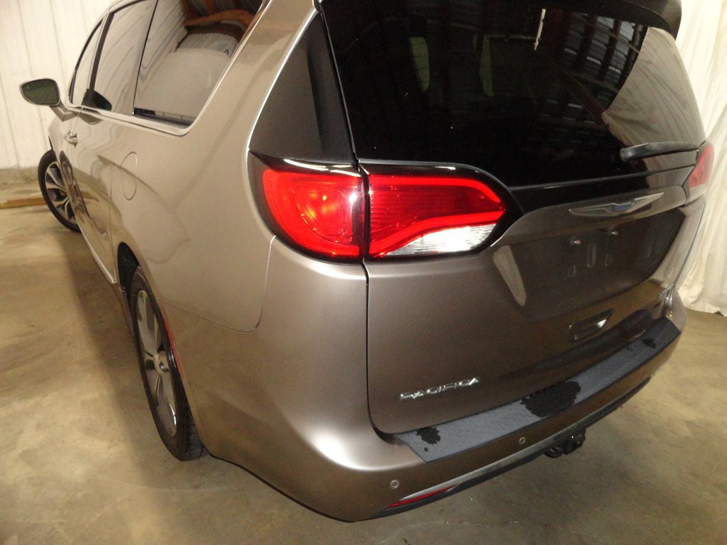2017 Chrysler Pacifica Image 31