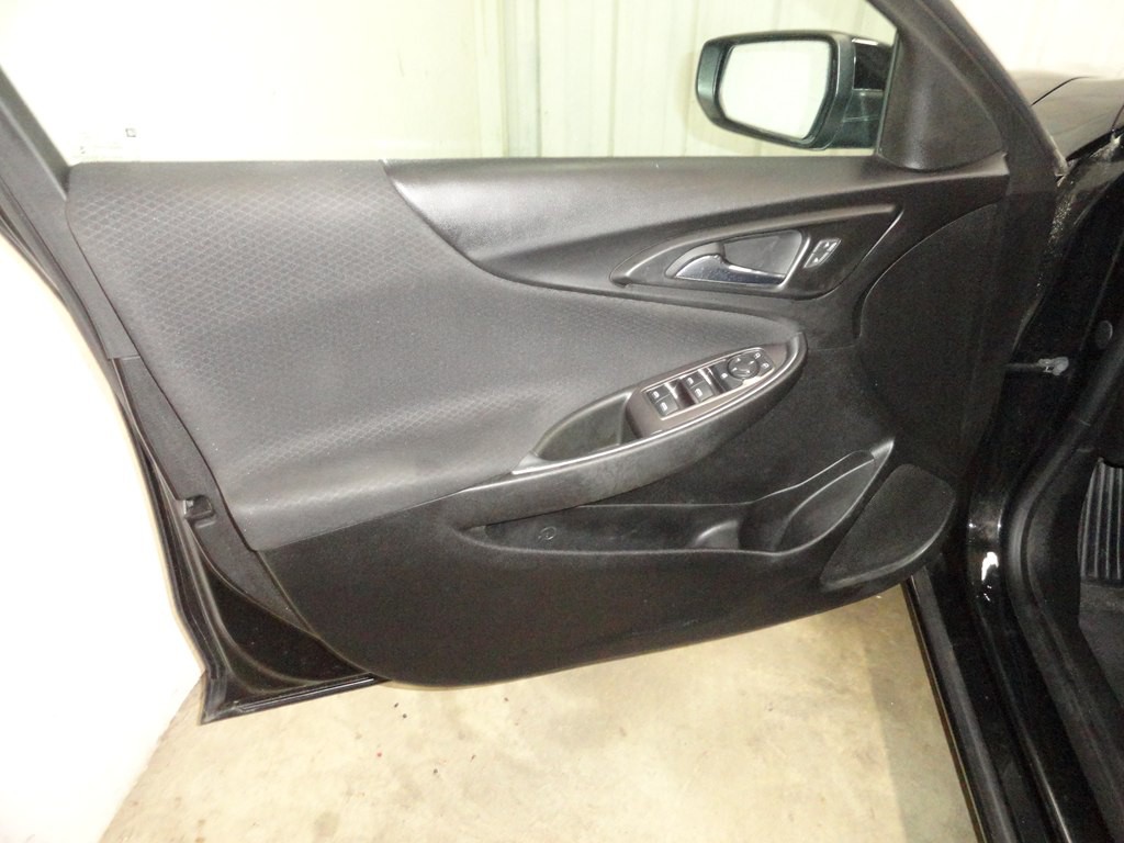 2019 Chevrolet Malibu Image 32