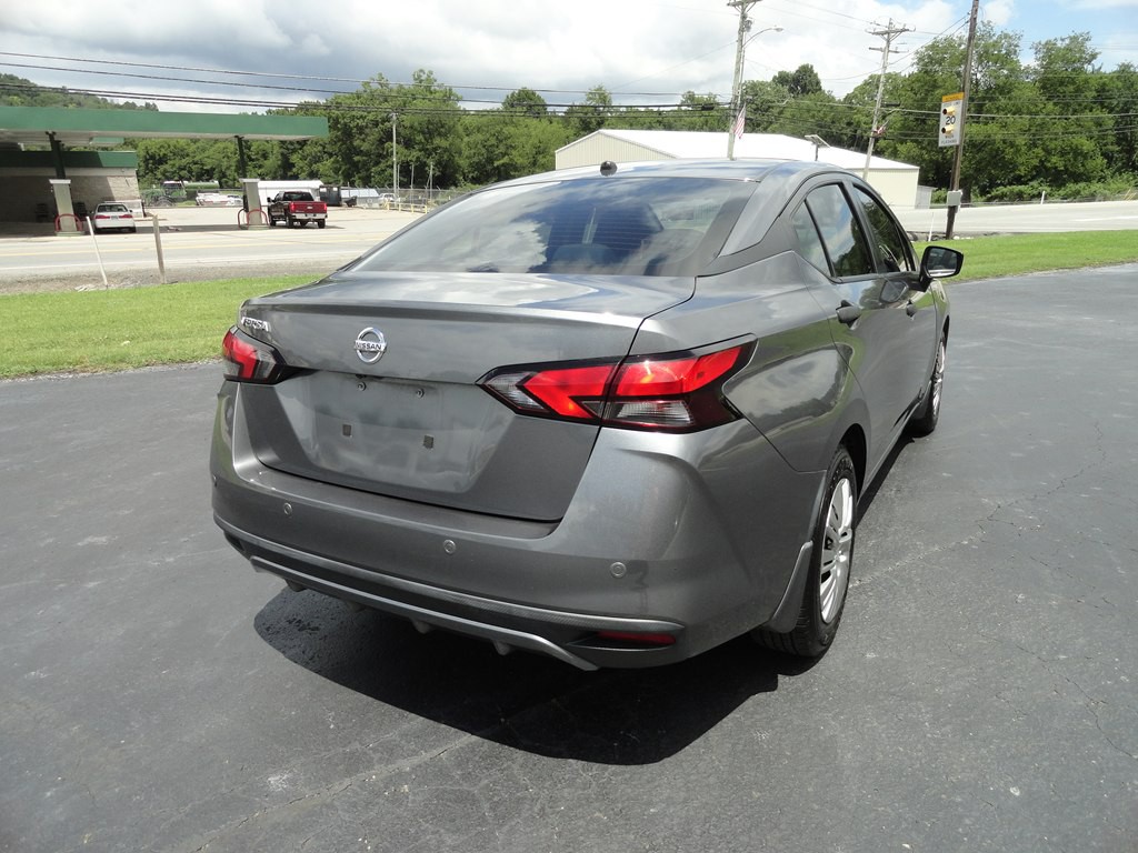 2021 Nissan Versa Image 5