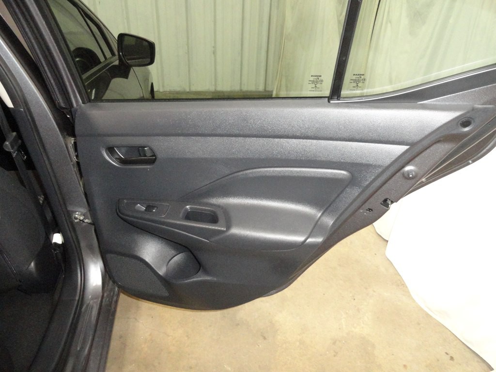 2021 Nissan Versa Image 20