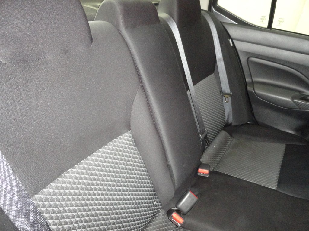 2021 Nissan Versa Image 21