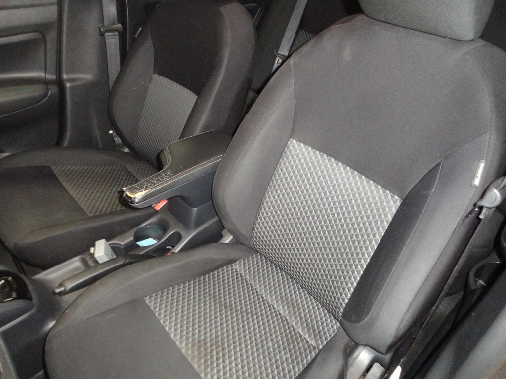 2021 Nissan Versa Image 32
