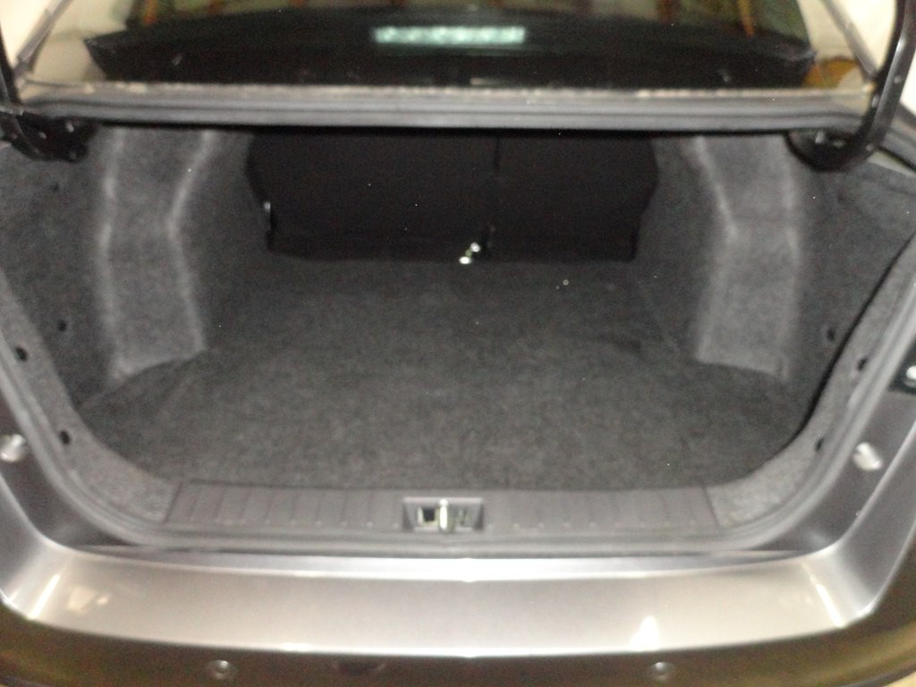 2021 Nissan Versa Image 36