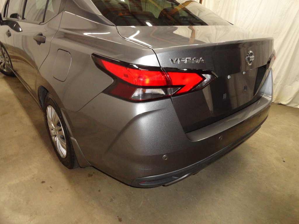 2021 Nissan Versa Image 46