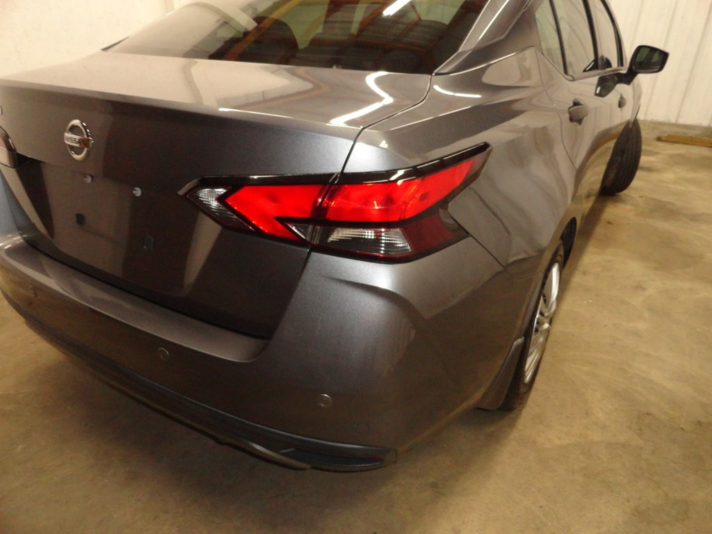 2021 Nissan Versa Image 47
