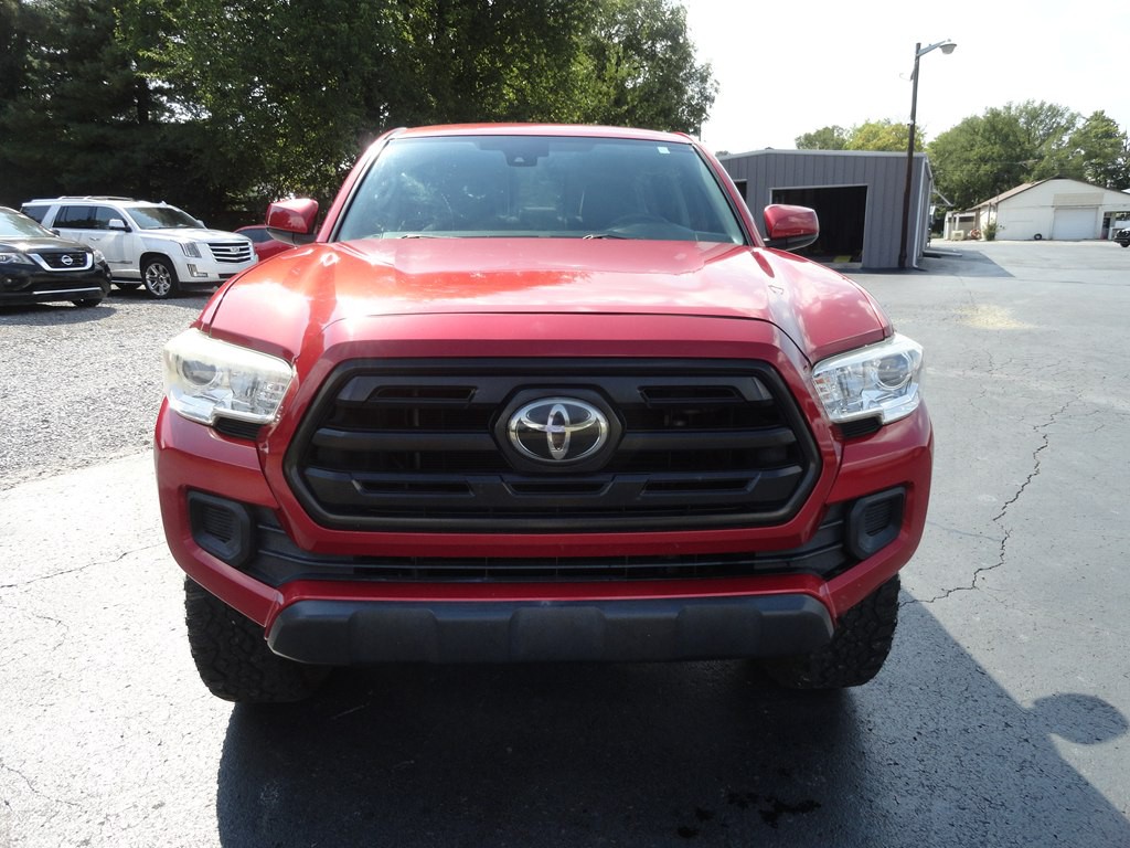 2018 Toyota Tacoma Image 4