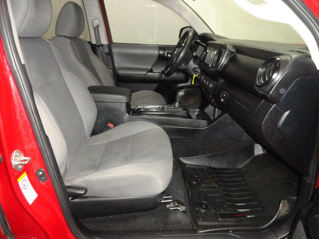 2018 Toyota Tacoma Image 12
