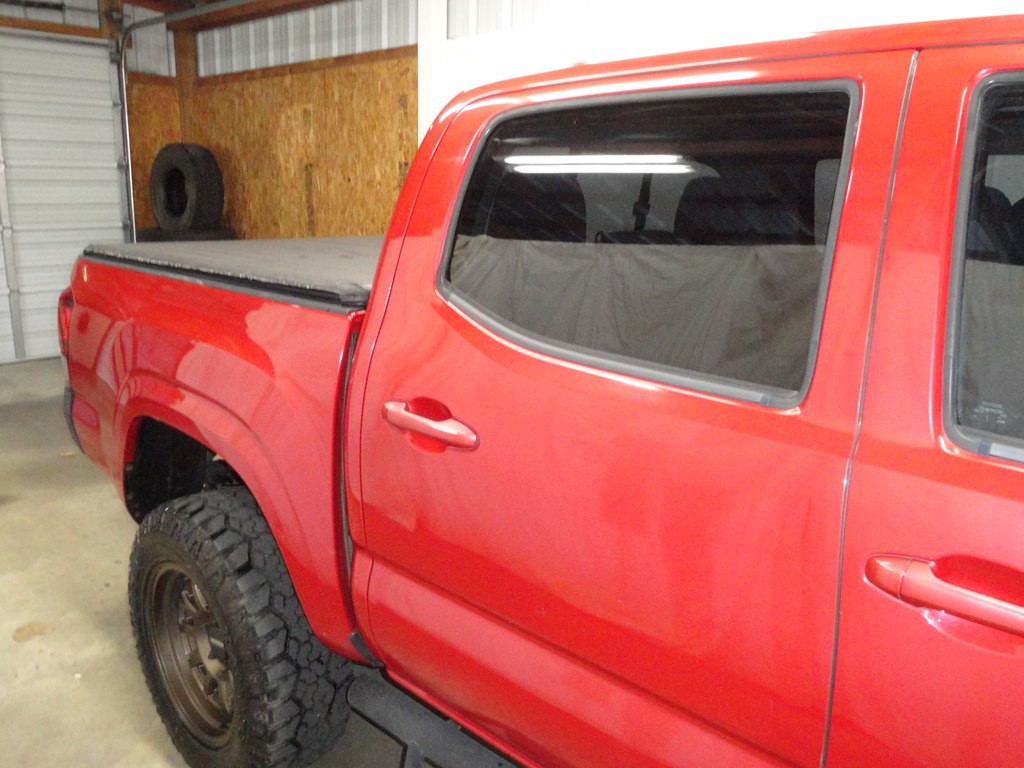 2018 Toyota Tacoma Image 14