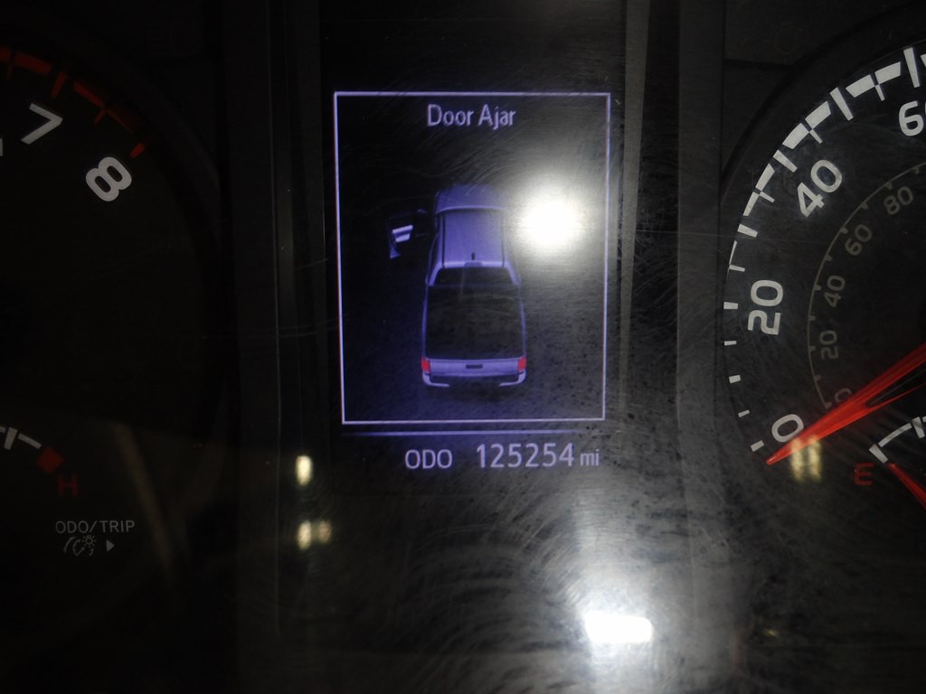 2018 Toyota Tacoma Image 34