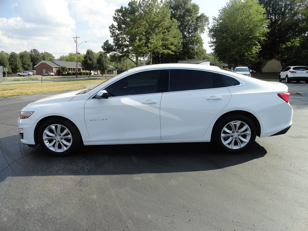 2023 Chevrolet Malibu Image 3