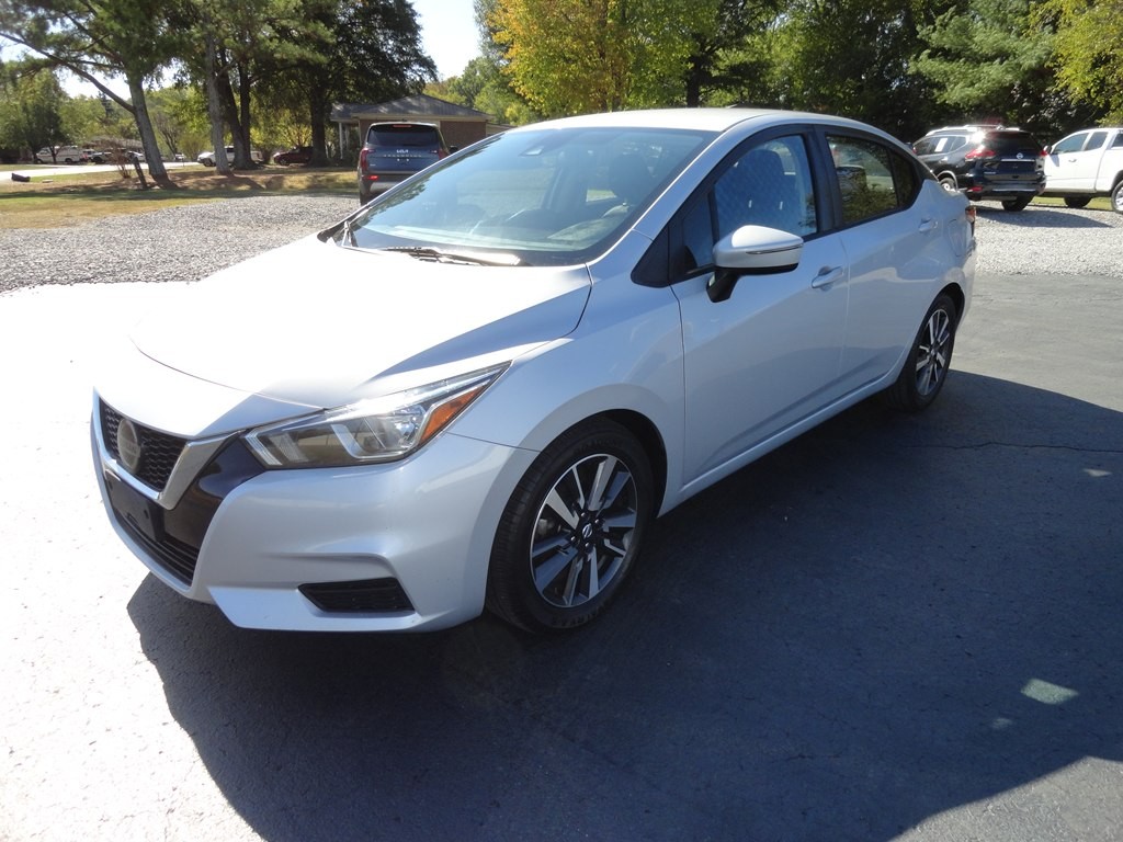 2020 Nissan Versa Image 2