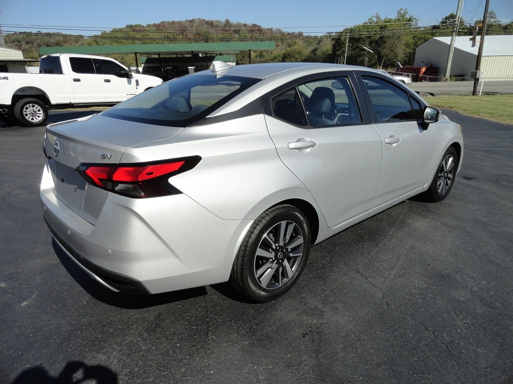 2020 Nissan Versa Image 5