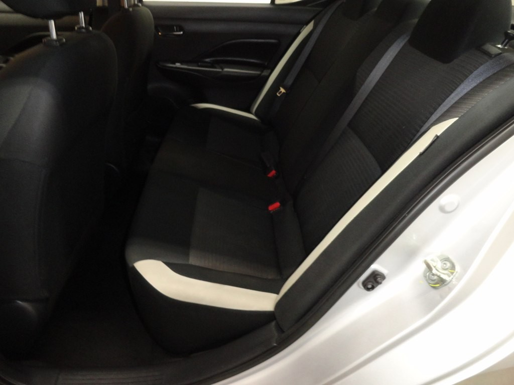 2020 Nissan Versa Image 10