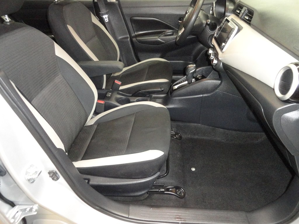 2020 Nissan Versa Image 11