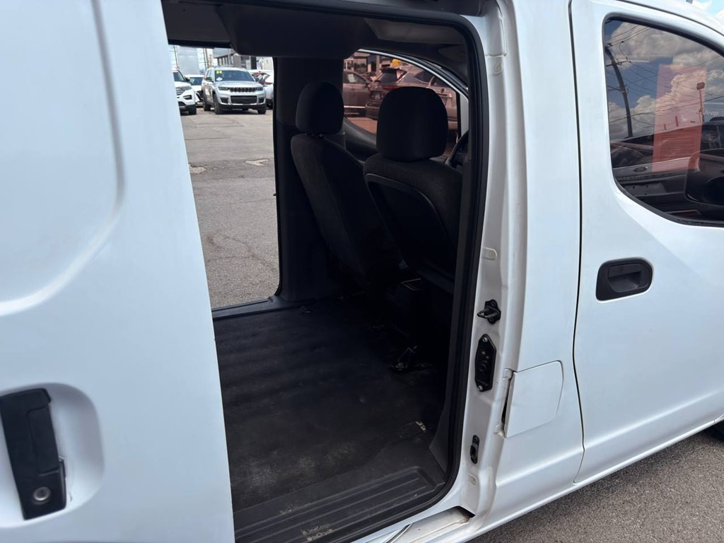2016 Nissan NV200 Image 13