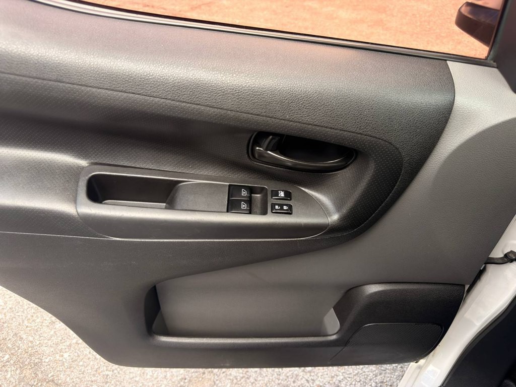 2016 Nissan NV200 Image 14
