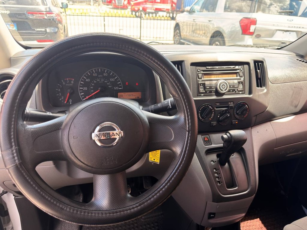 2016 Nissan NV200 Image 17