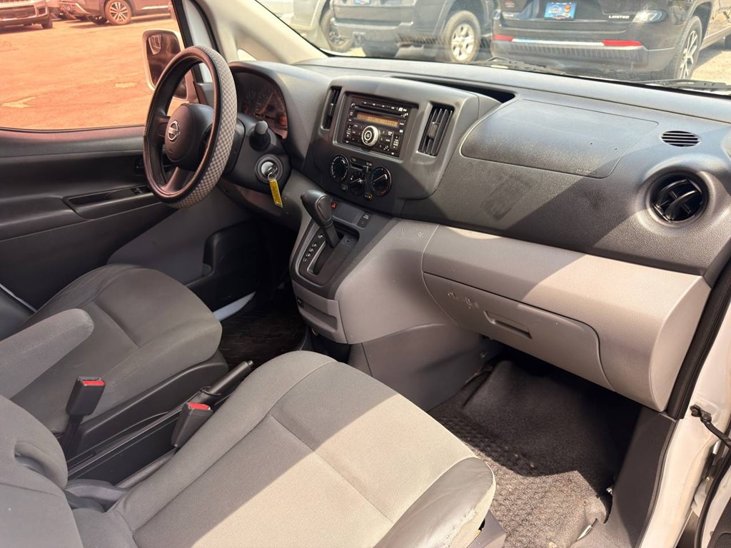 2016 Nissan NV200 Image 18