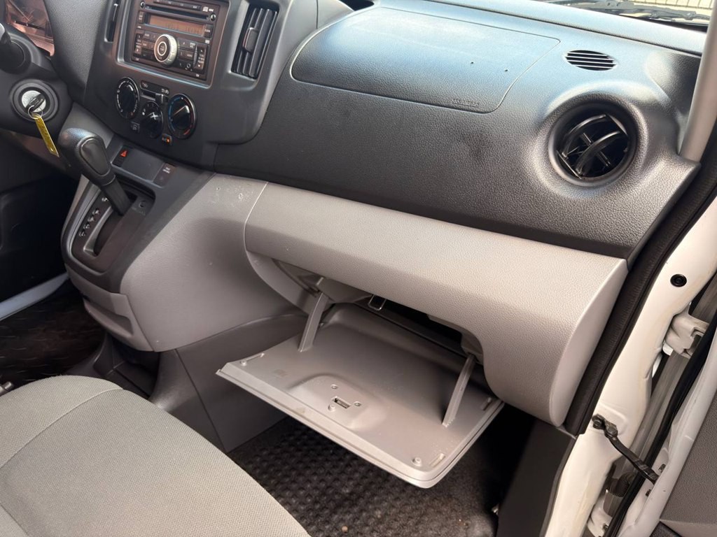 2016 Nissan NV200 Image 19