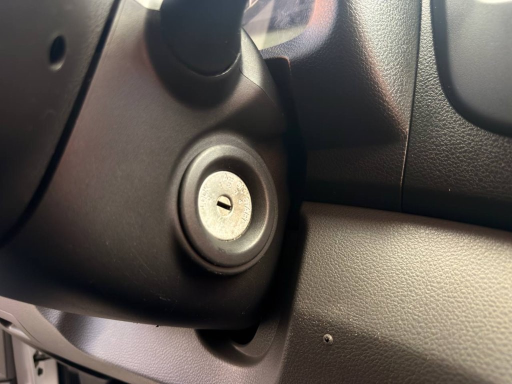 2016 Nissan NV200 Image 26