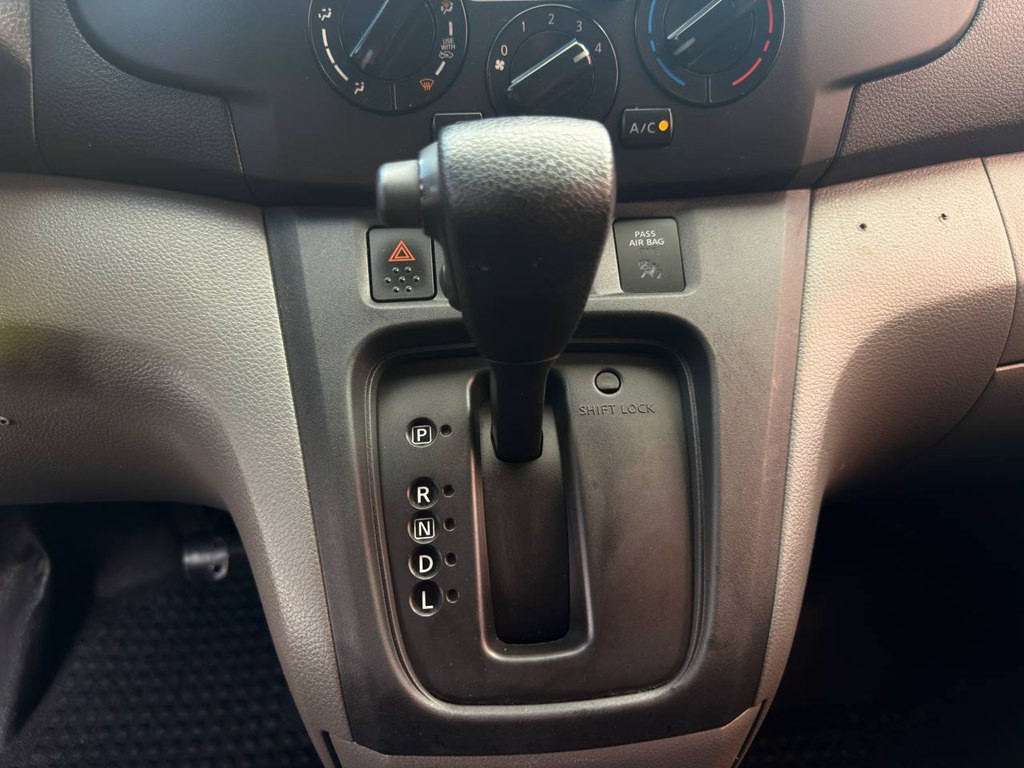 2016 Nissan NV200 Image 29