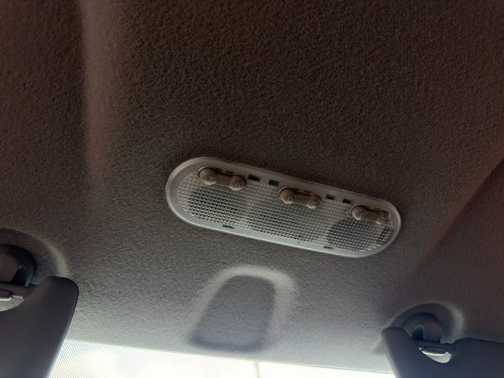 2016 Nissan NV200 Image 31