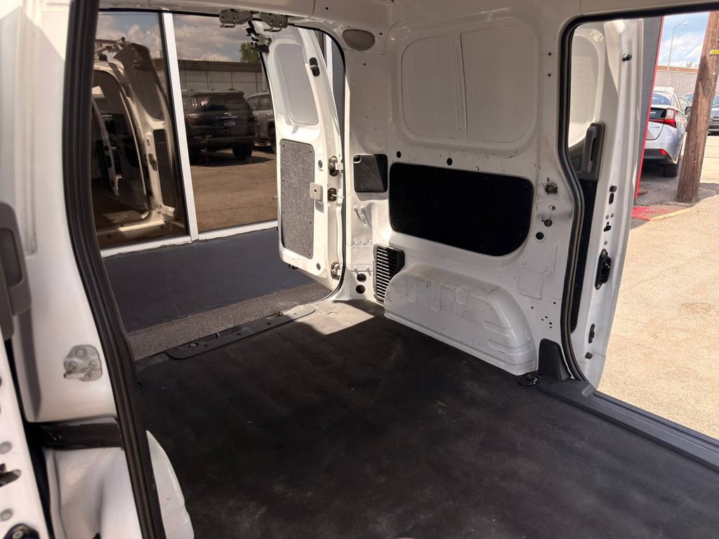 2016 Nissan NV200 Image 35