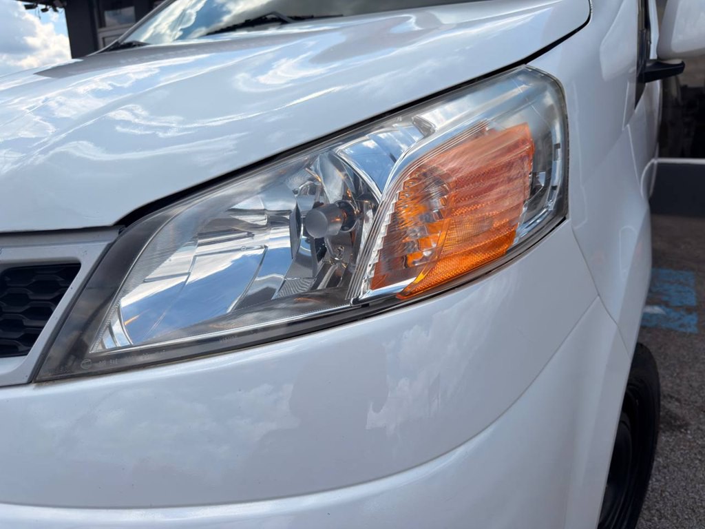 2016 Nissan NV200 Image 37