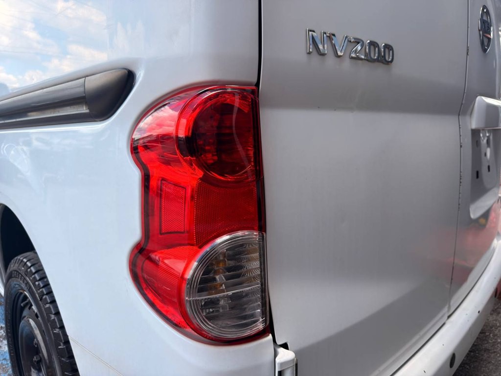 2016 Nissan NV200 Image 38