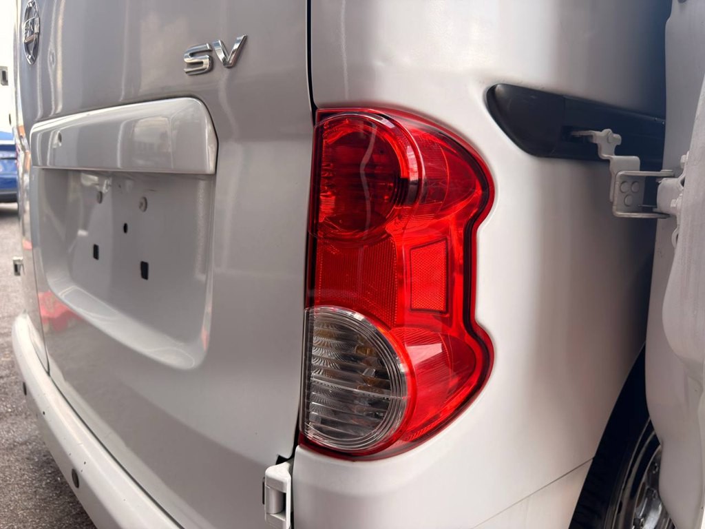 2016 Nissan NV200 Image 39
