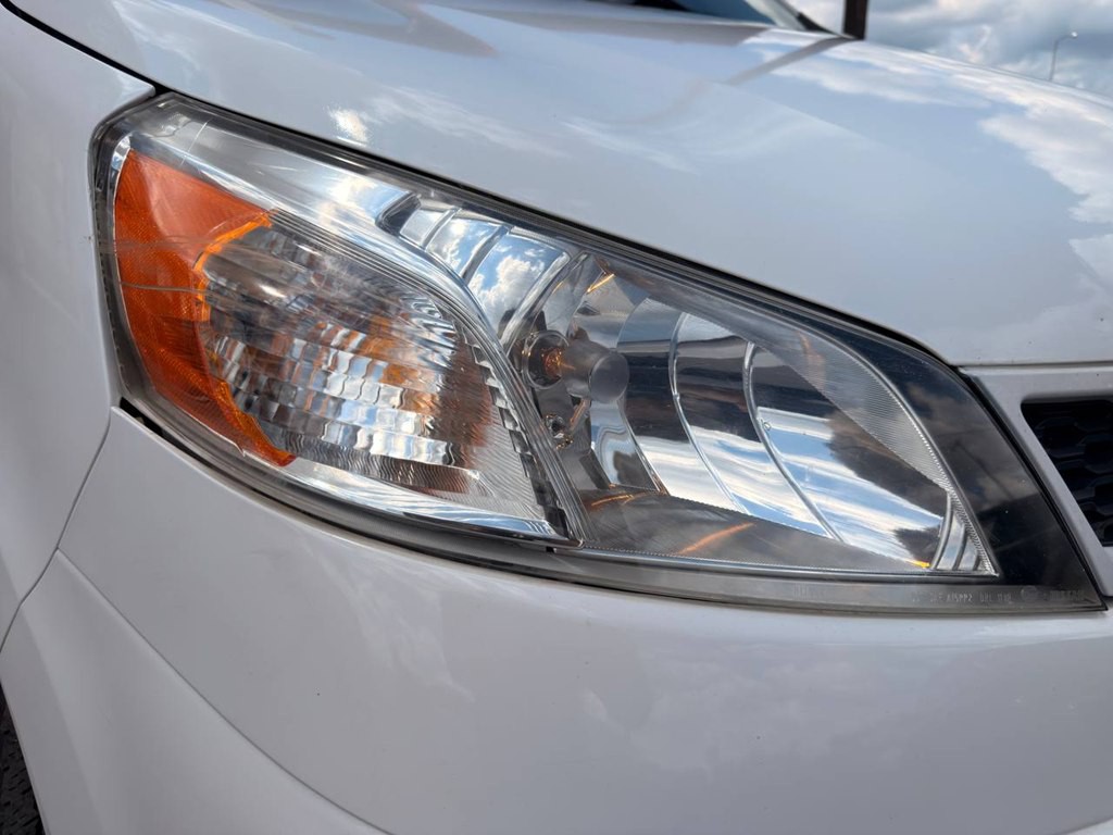2016 Nissan NV200 Image 40