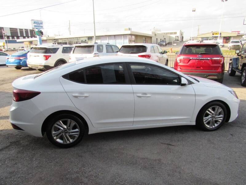 2019 Hyundai Elantra Image 6