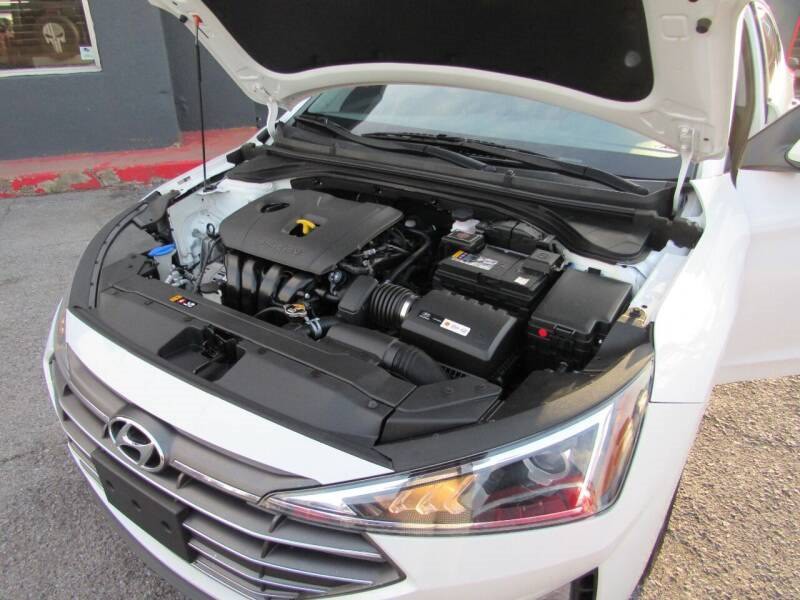 2019 Hyundai Elantra Image 14