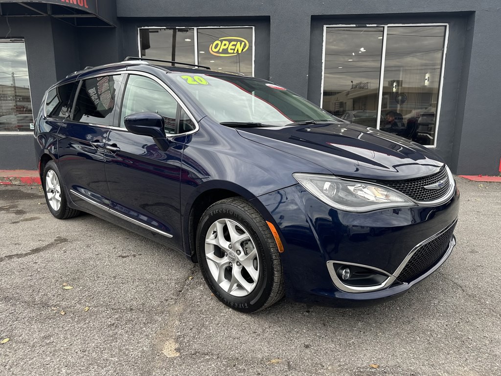 2020 Chrysler Pacifica Image 2