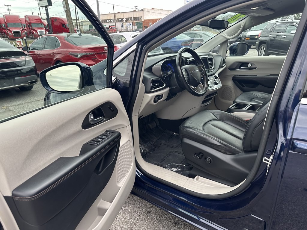 2020 Chrysler Pacifica Image 5