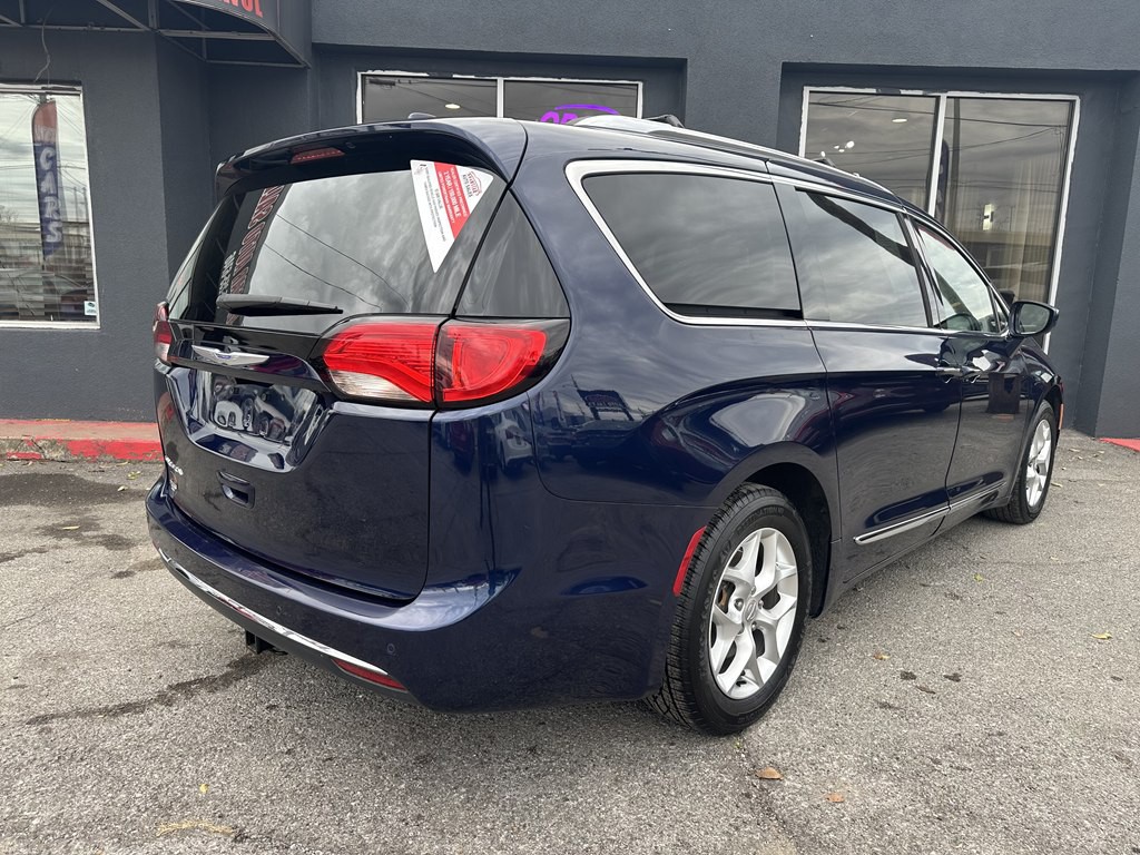 2020 Chrysler Pacifica Image 11