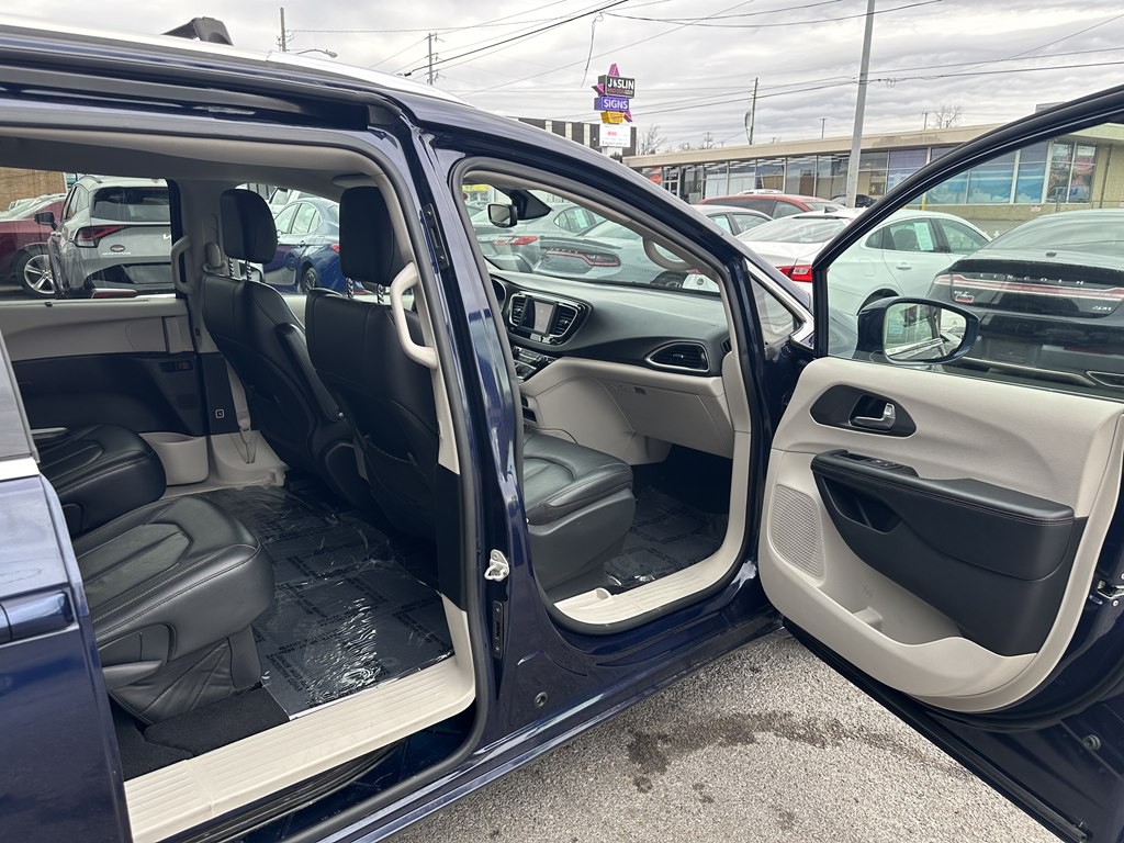 2020 Chrysler Pacifica Image 14
