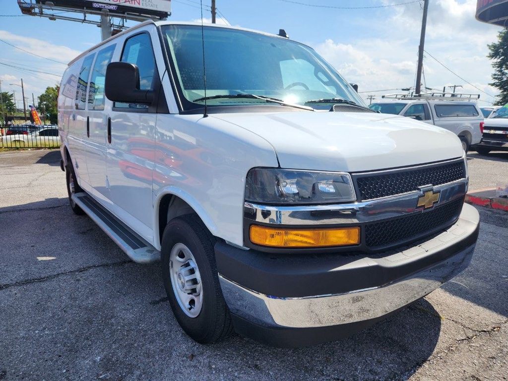 2022 Chevrolet Express Image 6