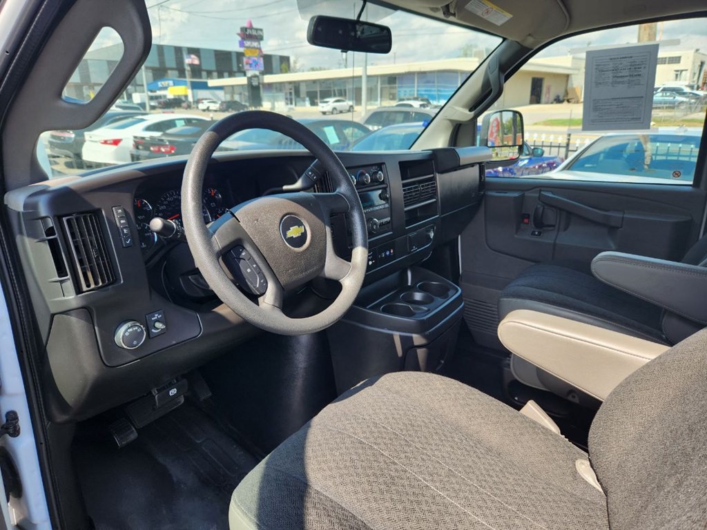 2022 Chevrolet Express Image 8