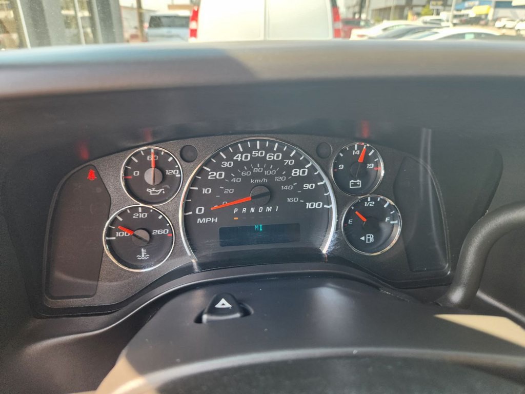 2022 Chevrolet Express Image 9