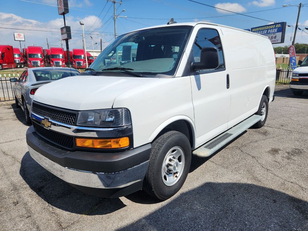 2022 Chevrolet Express Image 15