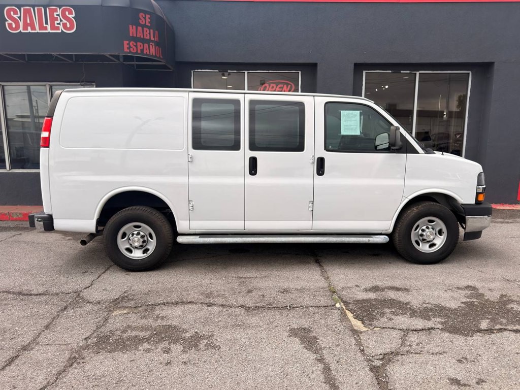 2022 Chevrolet Express Image 7