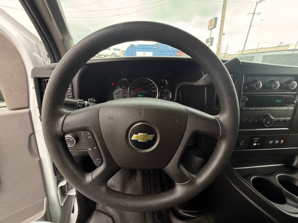 2022 Chevrolet Express Image 14