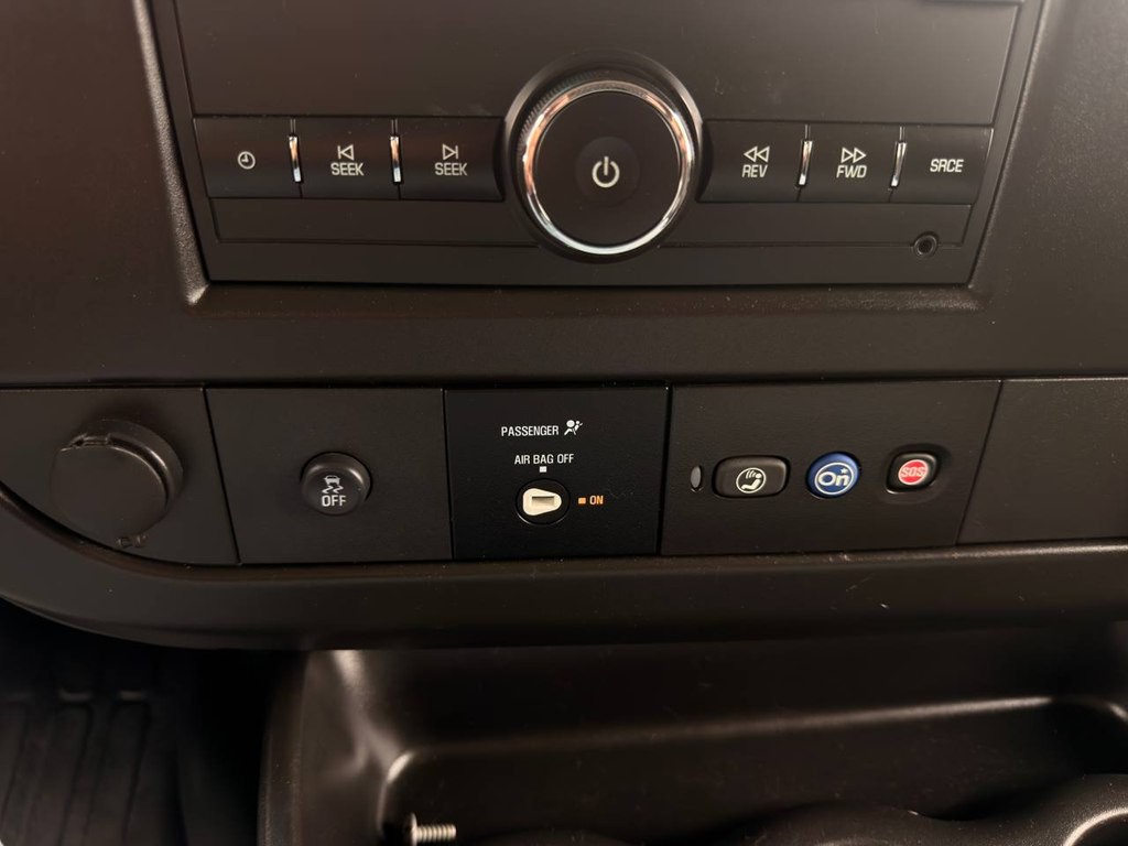 2022 Chevrolet Express Image 33