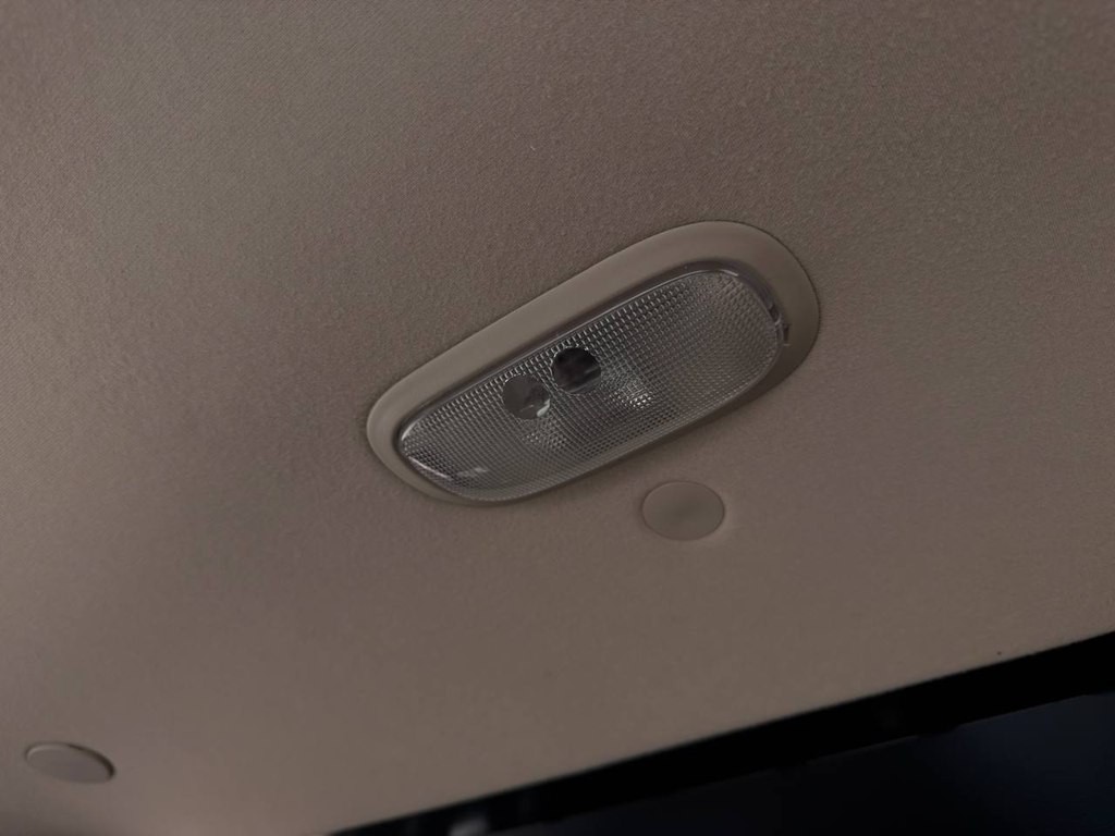 2022 Chevrolet Express Image 36