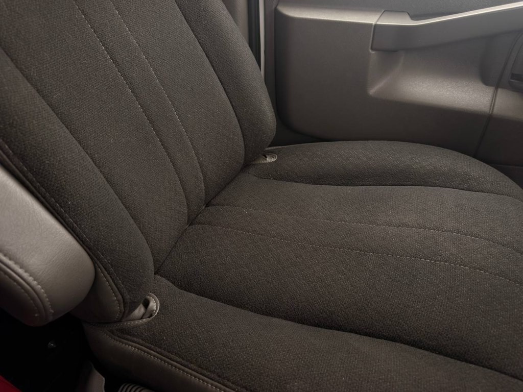 2022 Chevrolet Express Image 42