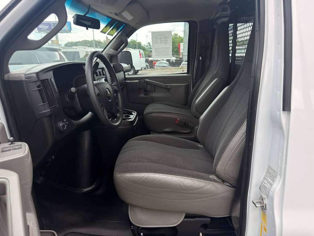 2022 Chevrolet Express Image 44