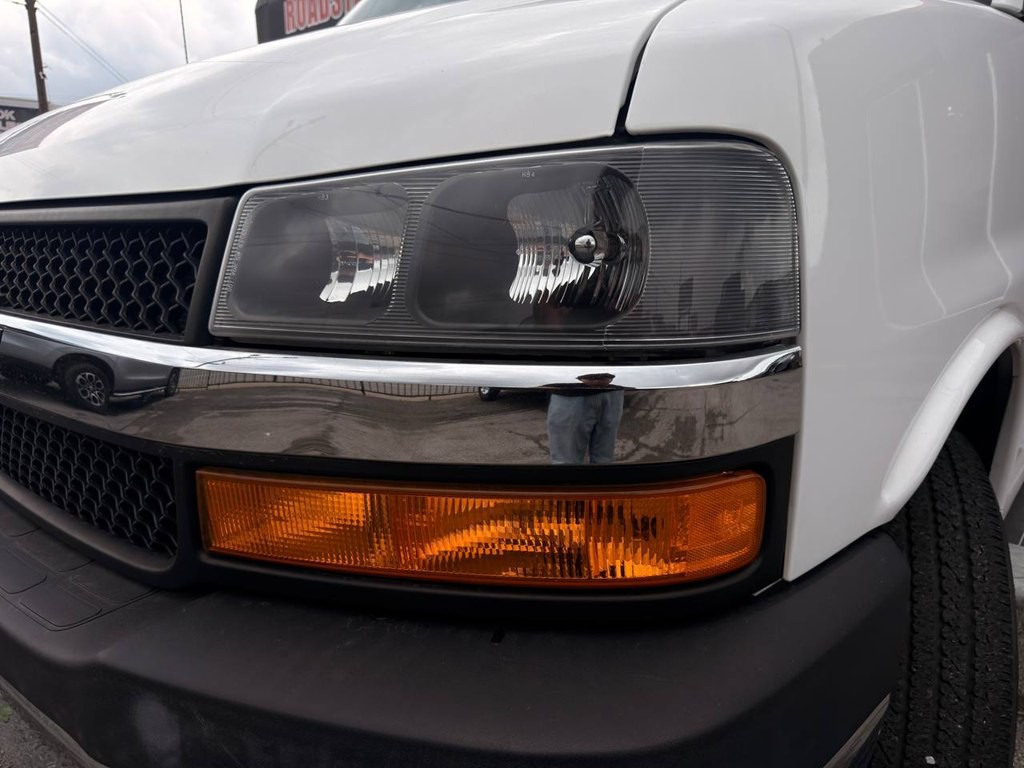 2022 Chevrolet Express Image 47